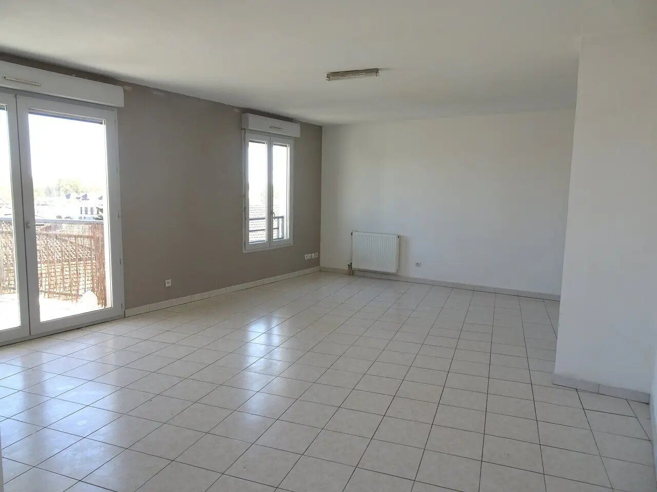 Appartement à louer, 62m², Pont-de-Chéruy