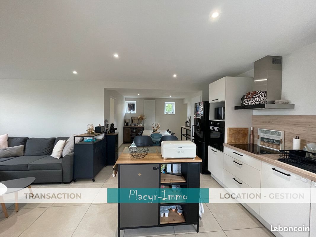 Appartement à louer, 74m², Feillens