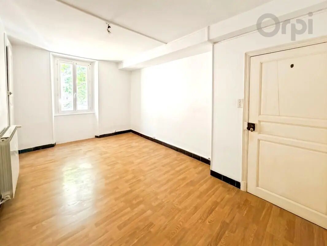 Appartement à louer, 66m², Laragne-Montéglin
