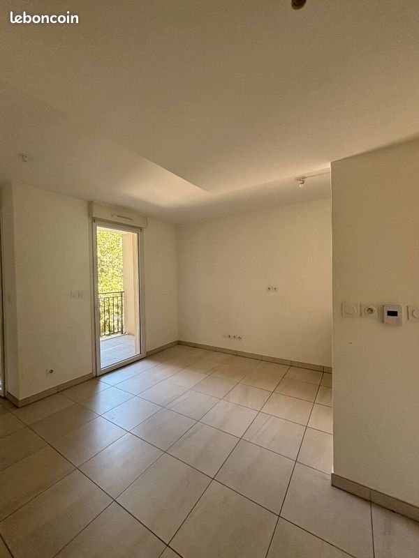 Appartement à louer, 28m², Marseille 5ème
