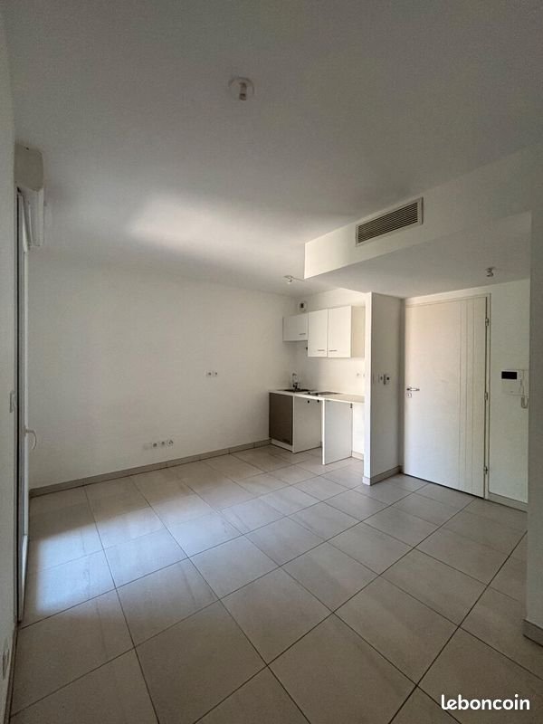 Appartement à louer, 28m², Marseille 5ème