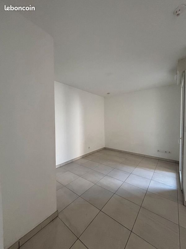 Appartement à louer, 28m², Marseille 5ème