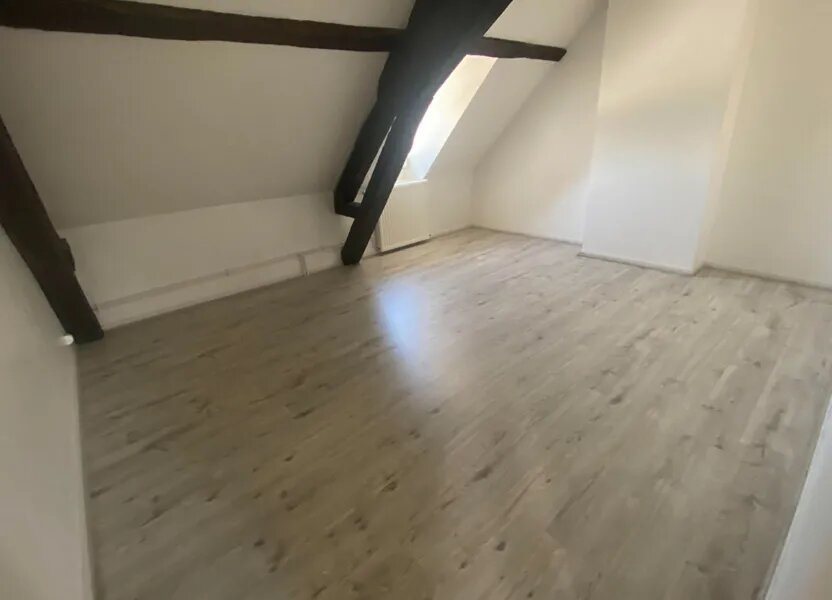 Appartement à louer, 140m², La Fère