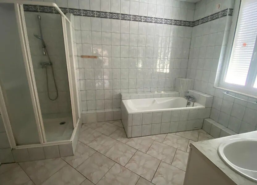 Appartement à louer, 140m², La Fère