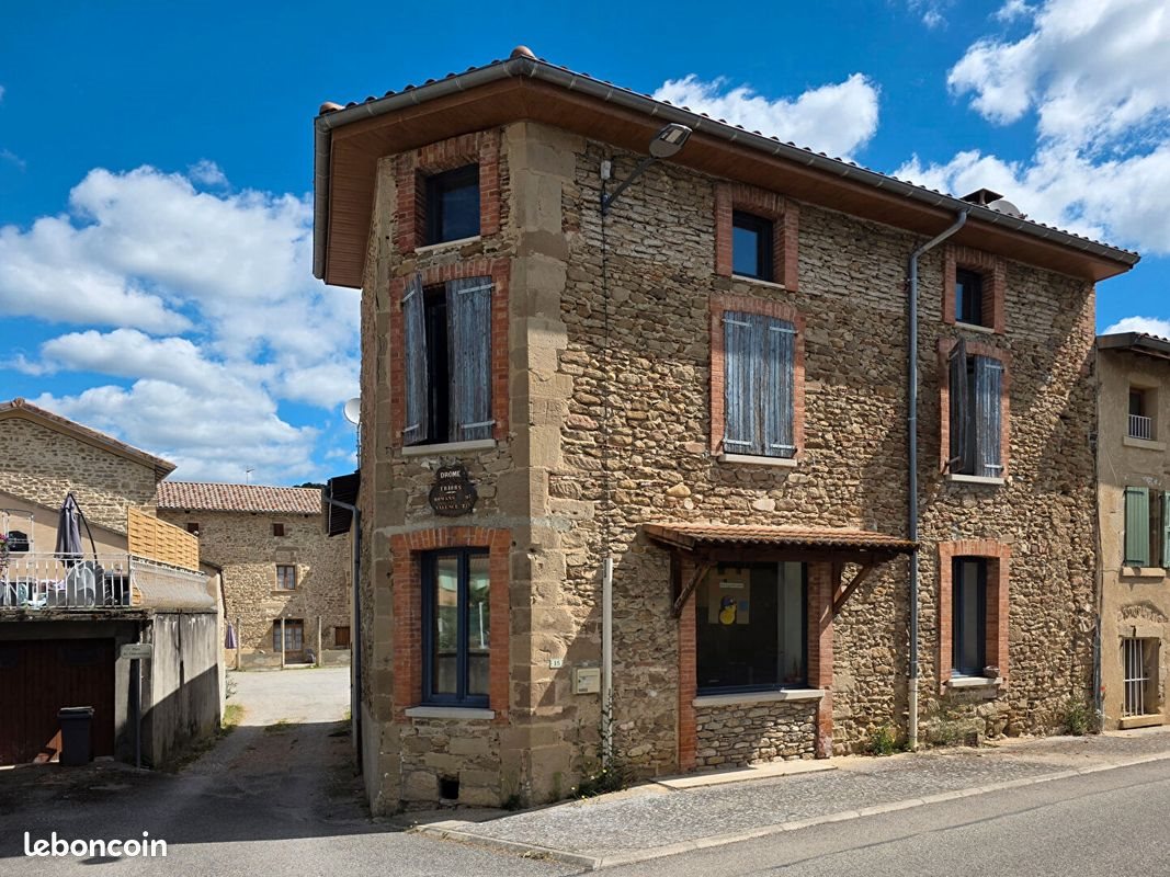 Maison à vendre, 146m², Triors