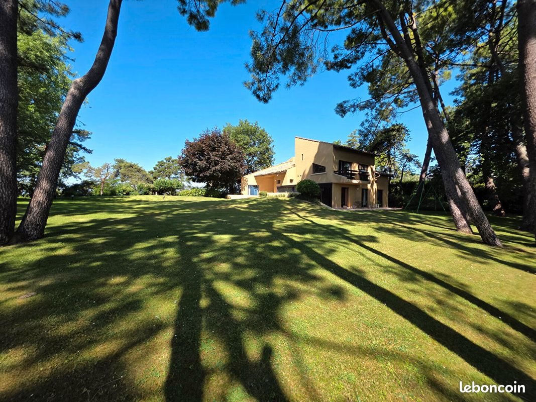 Maison à vendre, 267m², Mours-Saint-Eusèbe