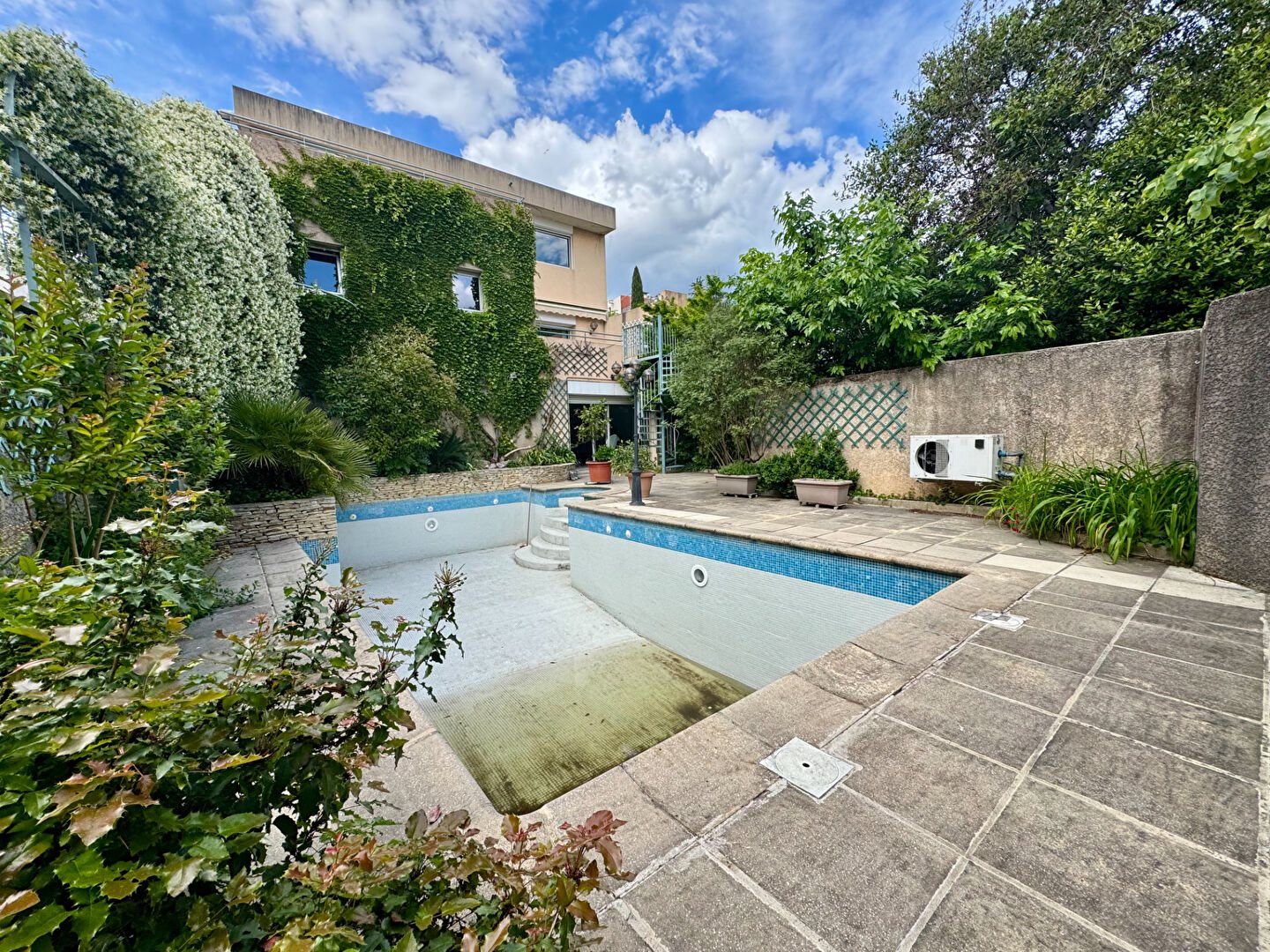 Maison à vendre, 322m², Nîmes