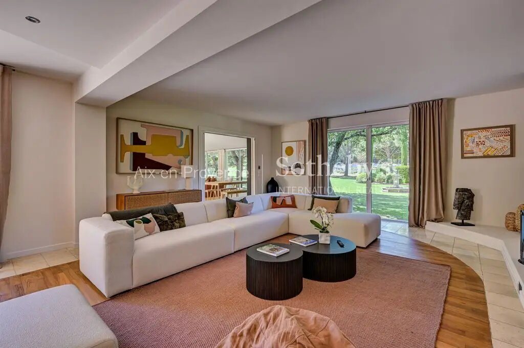 Maison à louer, 660m², Aix-en-Provence