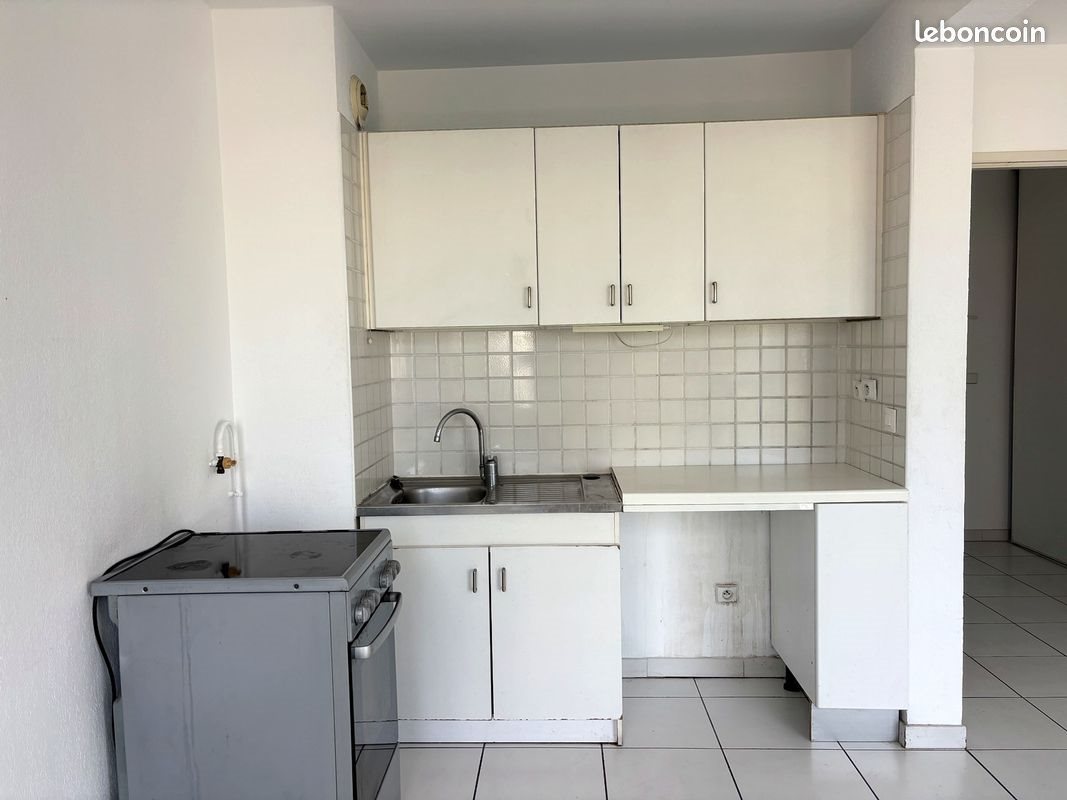 Appartement à louer, 28m², Marseille 8ème
