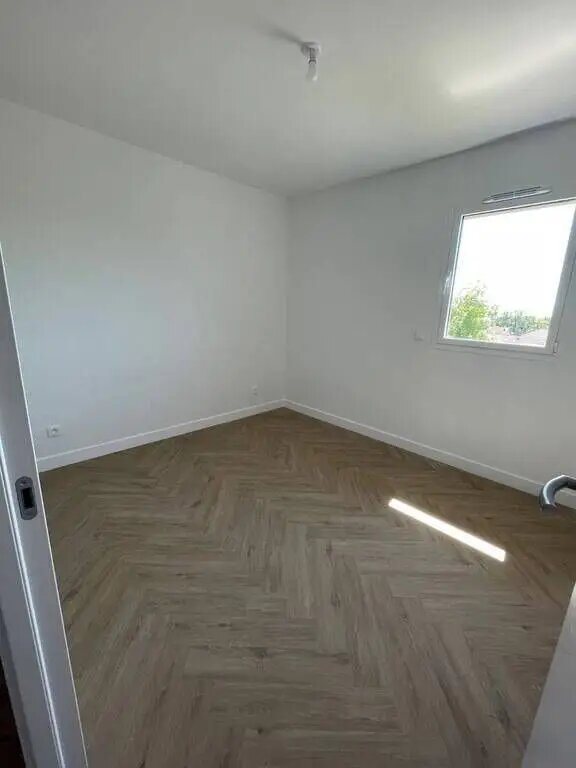 Appartement à louer, 88m², Echenevex