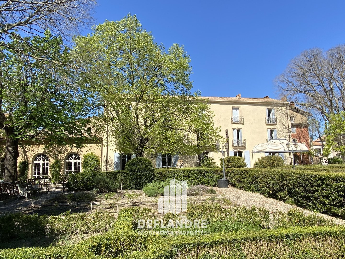 Maison à vendre, 740m², Villeneuve-lès-Béziers