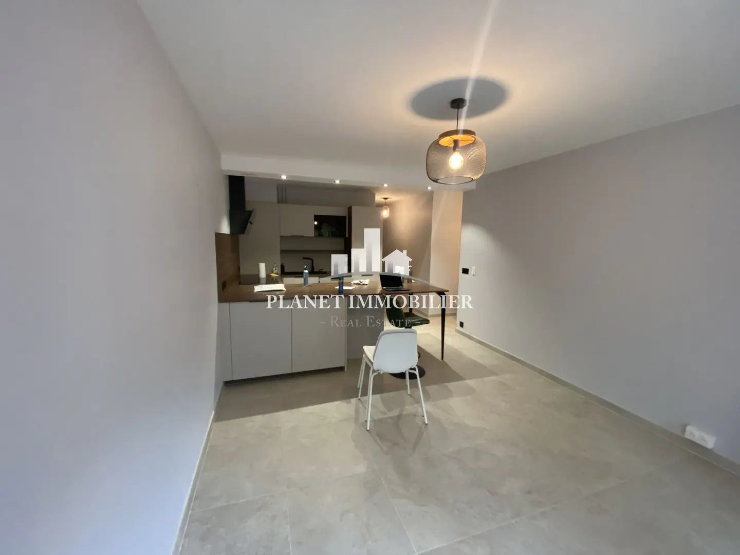 Appartement à louer, 56m², Antibes