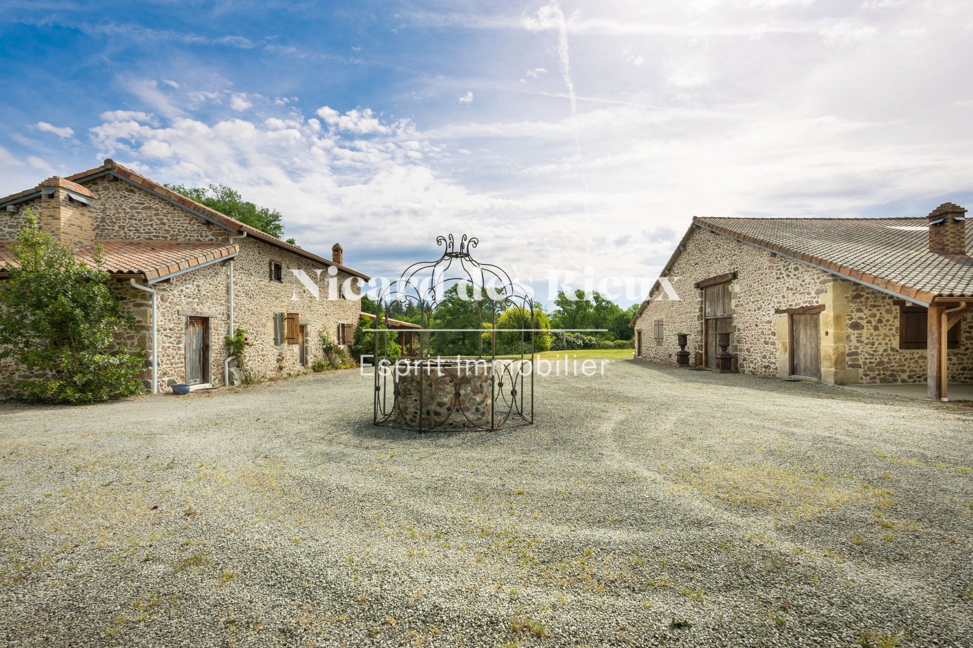 Maison à vendre, 307m², Exideuil-sur-Vienne