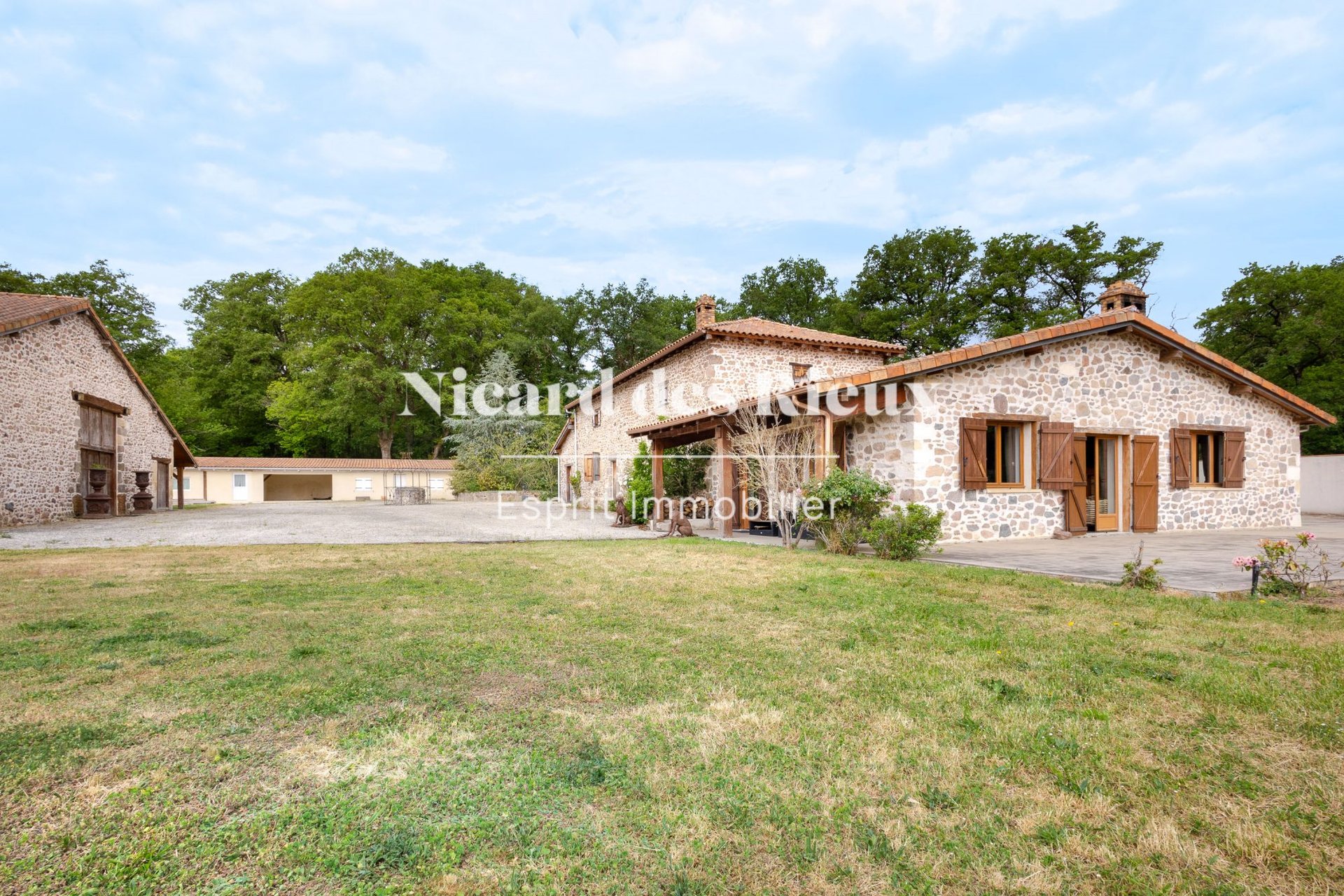 Maison à vendre, 307m², Exideuil-sur-Vienne