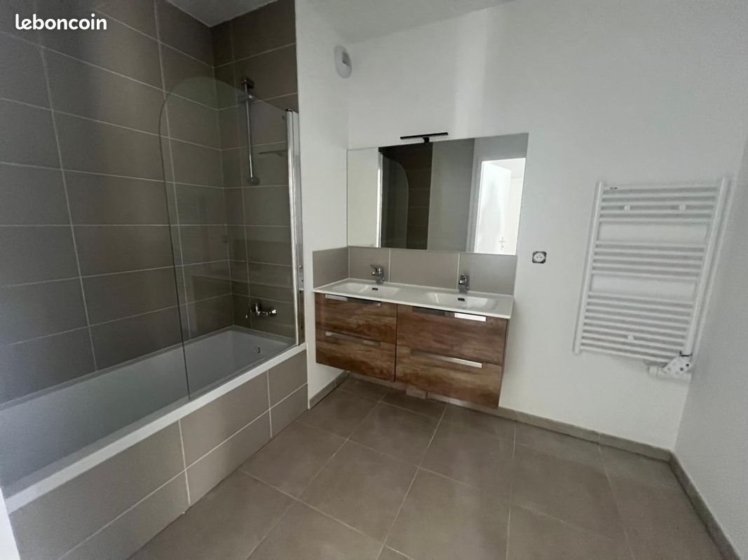 Appartement à louer, 79m², Challes-les-Eaux
