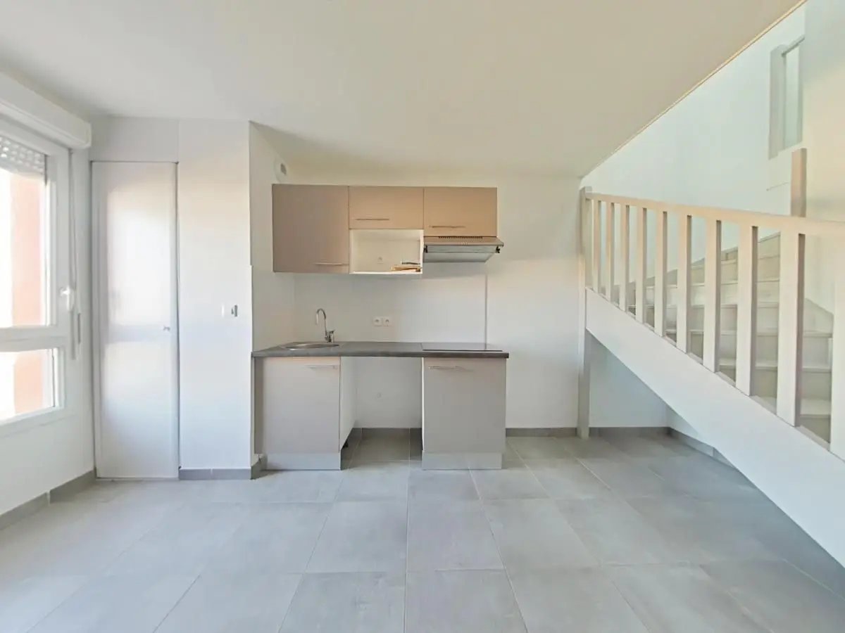 Appartement à louer, 67m², Roques