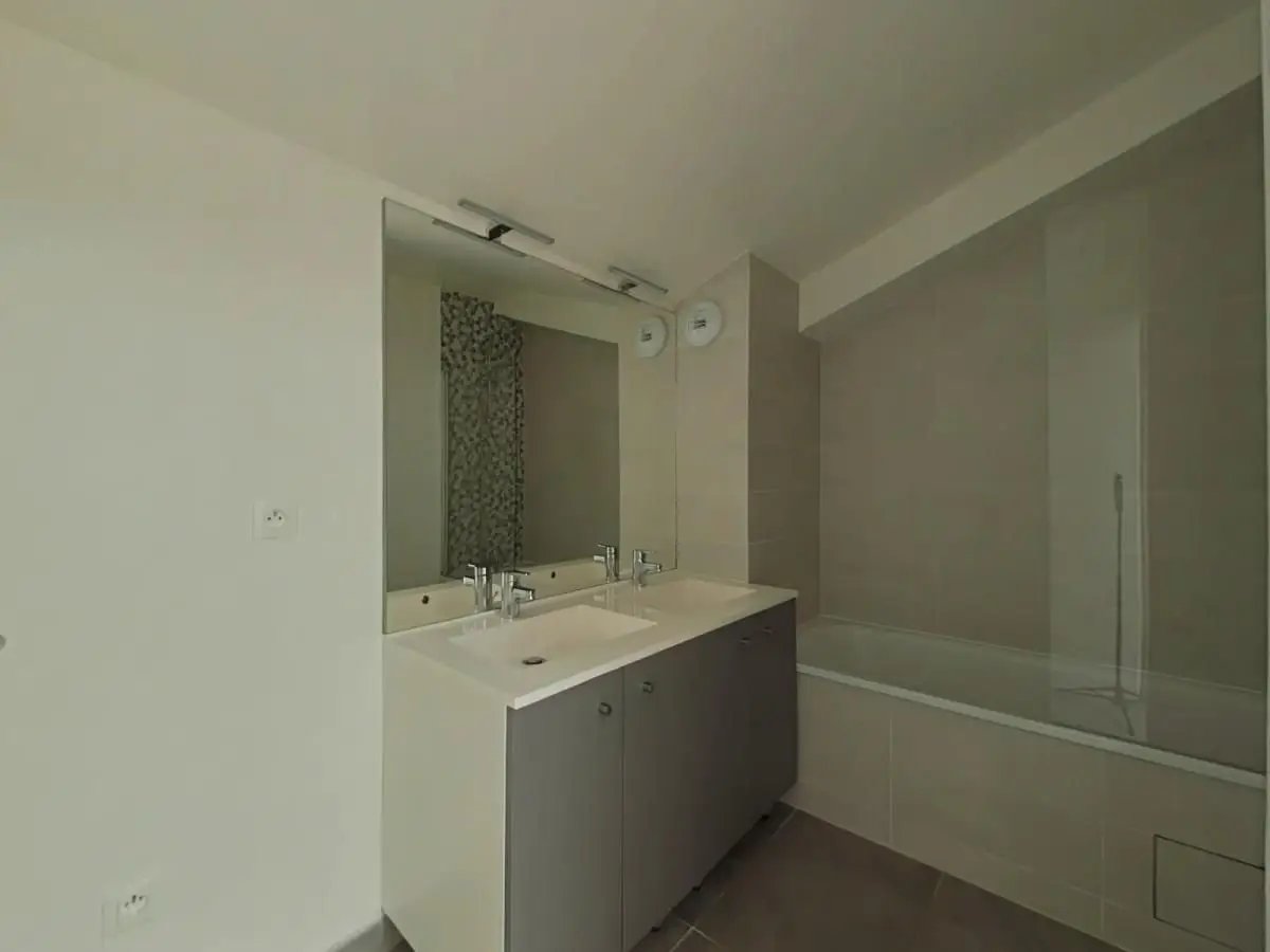 Appartement à louer, 67m², Roques