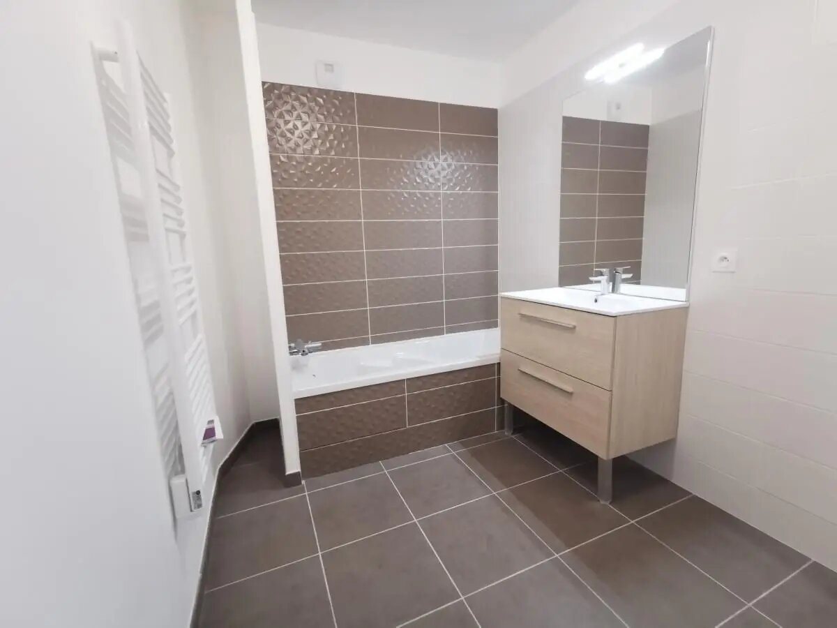Appartement à louer, 68m², Pierre-Bénite