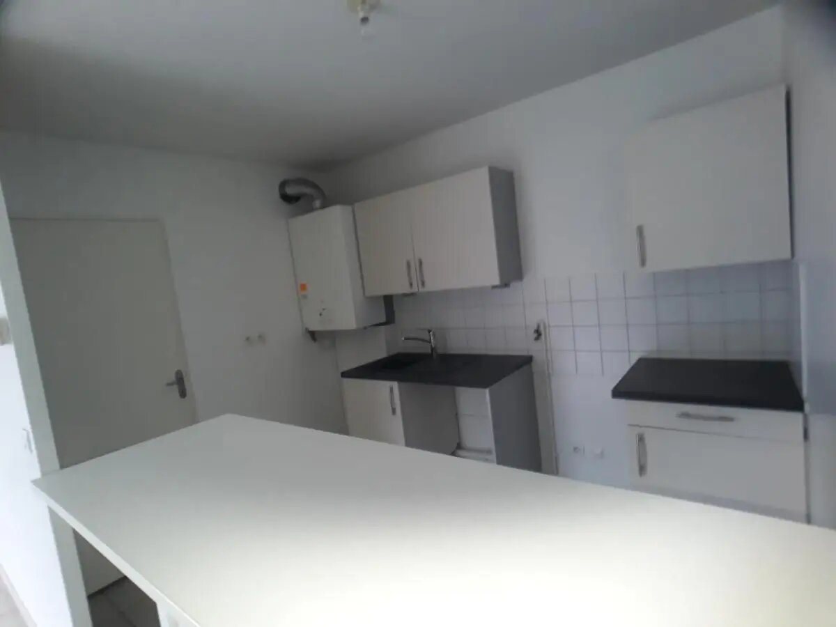 Appartement à louer, 91m², Sathonay-Camp