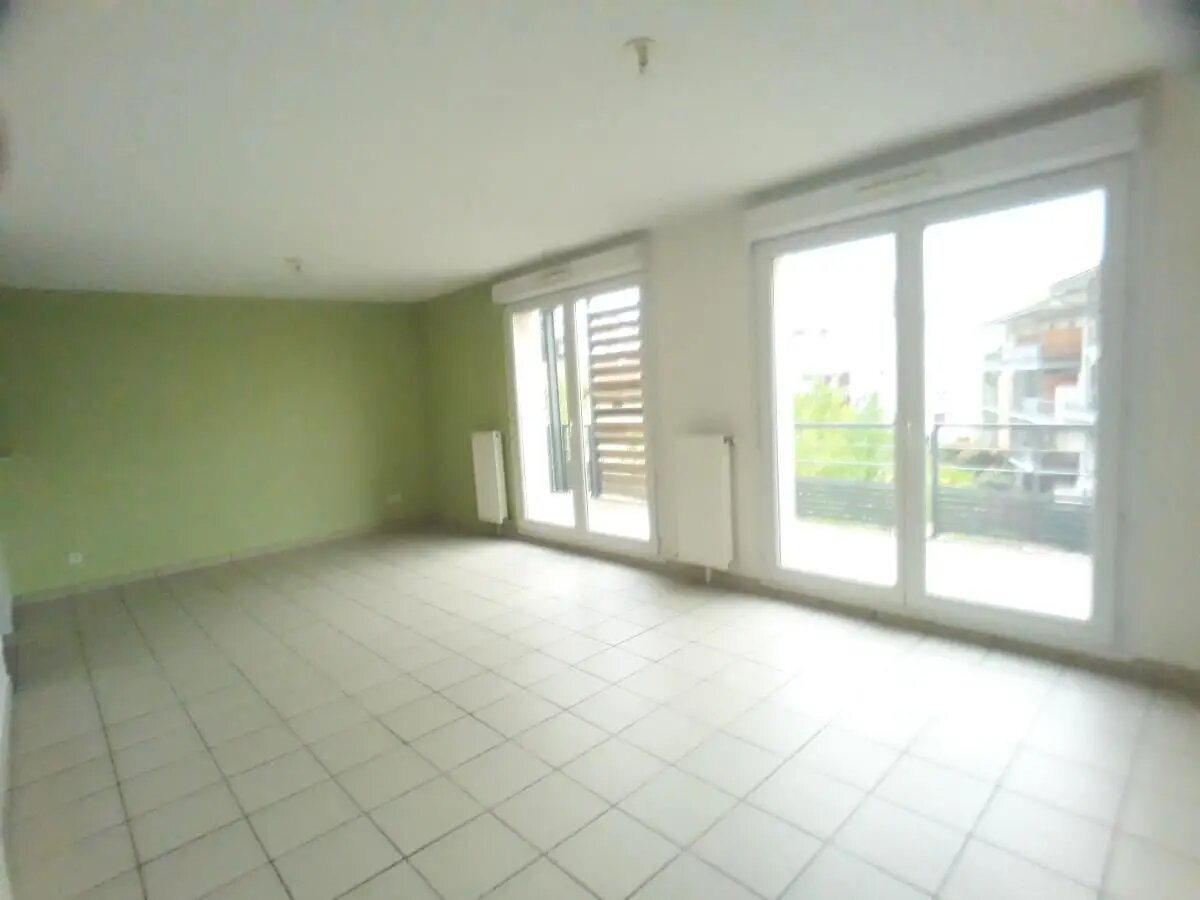 Appartement à louer, 91m², Sathonay-Camp