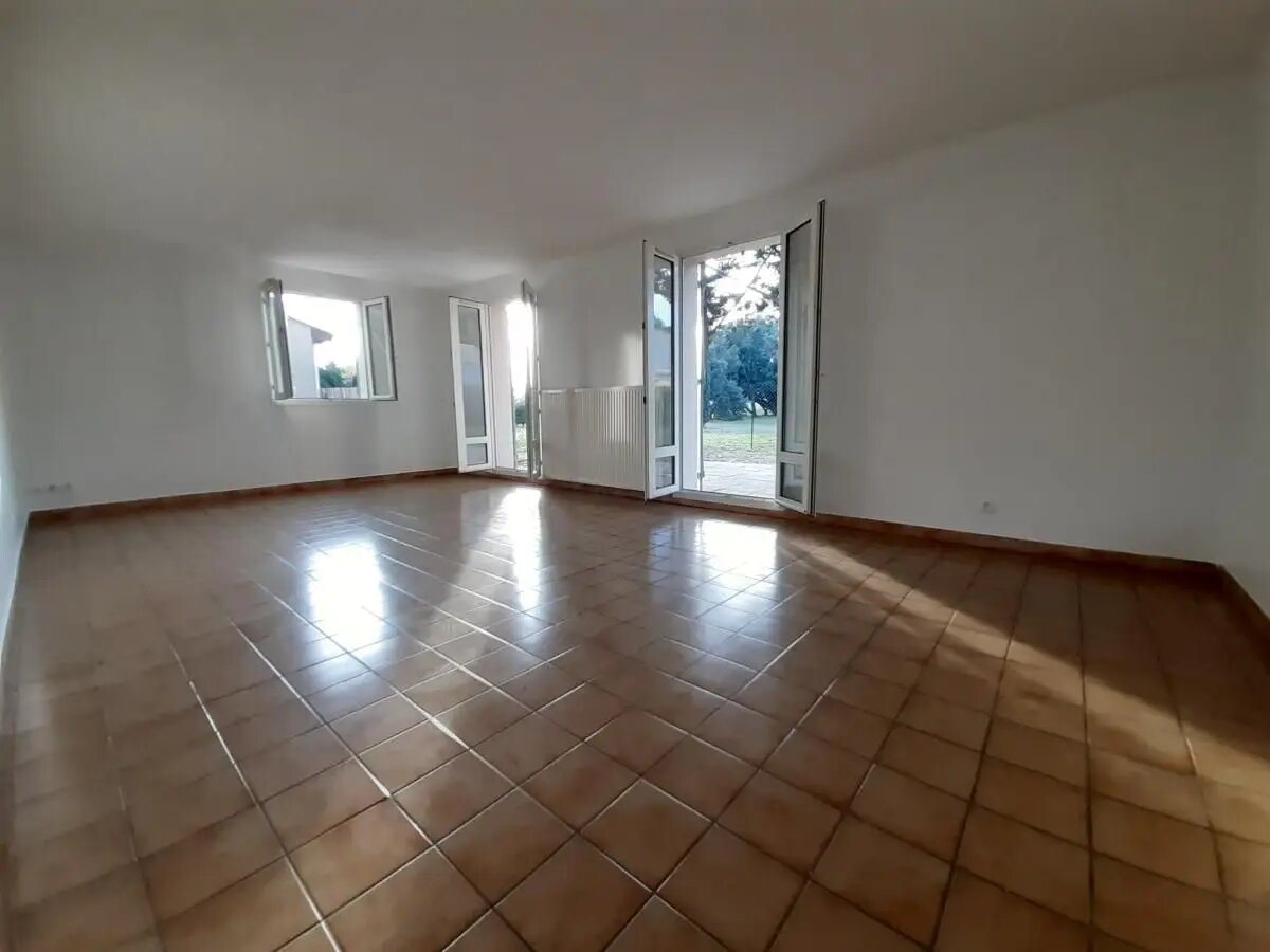 Maison à louer, 107m², Laudun-l'Ardoise