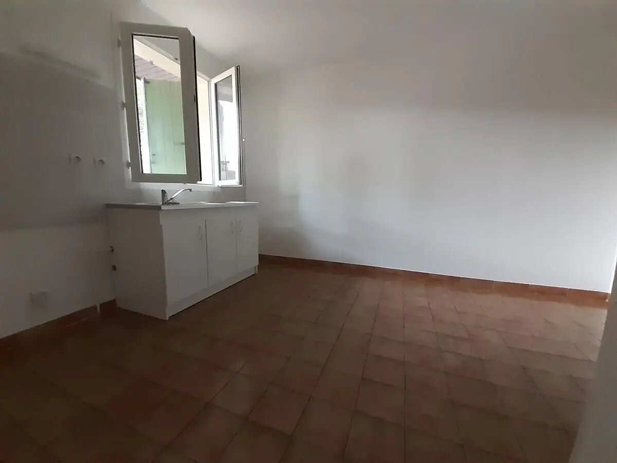 Maison à louer, 107m², Laudun-l'Ardoise