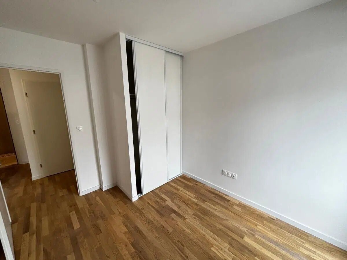 Appartement à louer, 78m², Suresnes