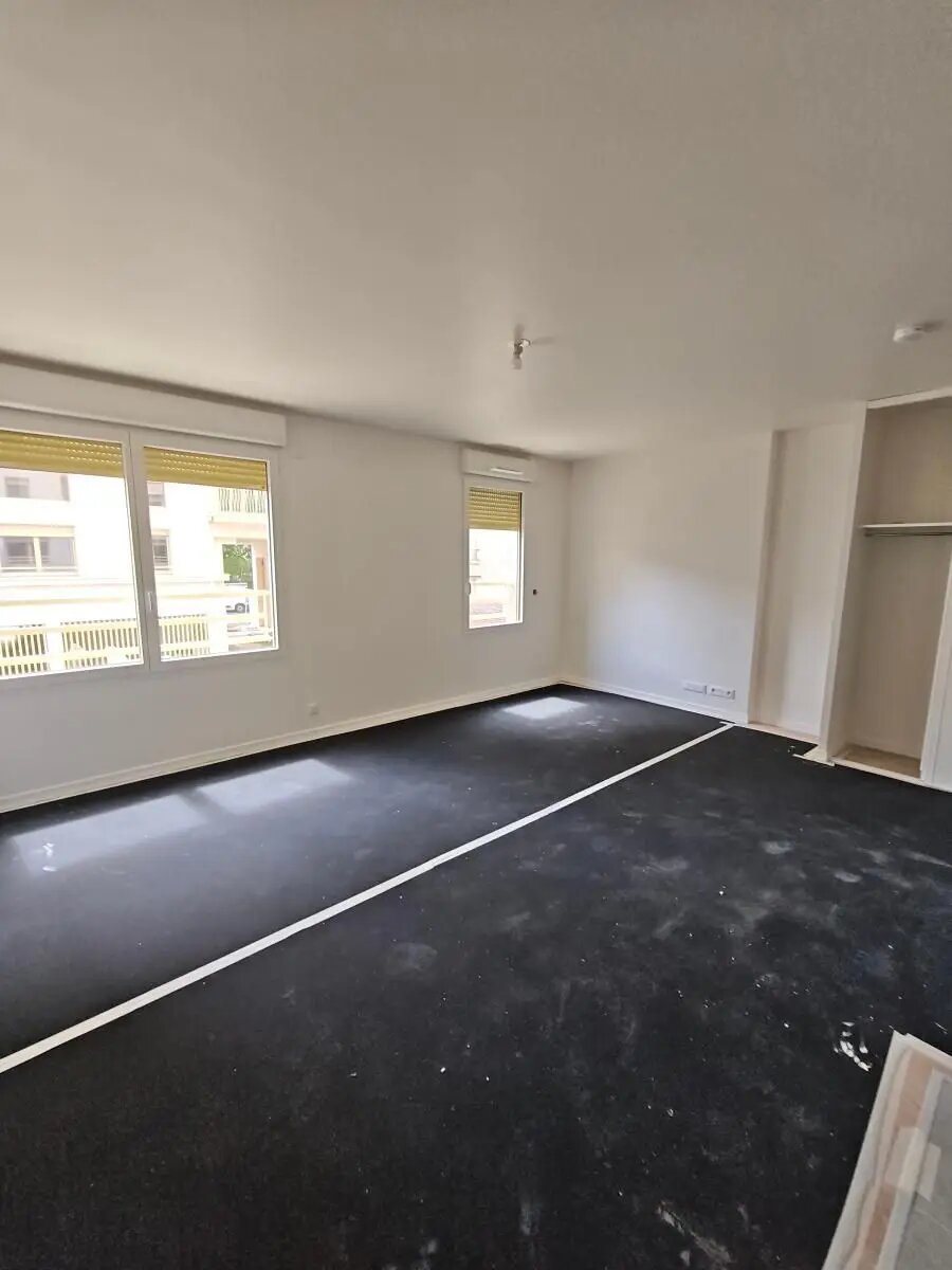 Appartement à louer, 35m², Courbevoie