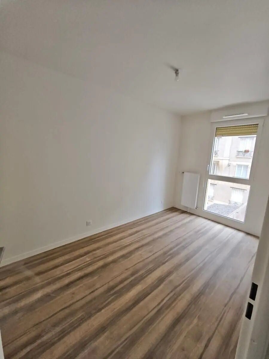 Appartement à louer, 65m², Courbevoie