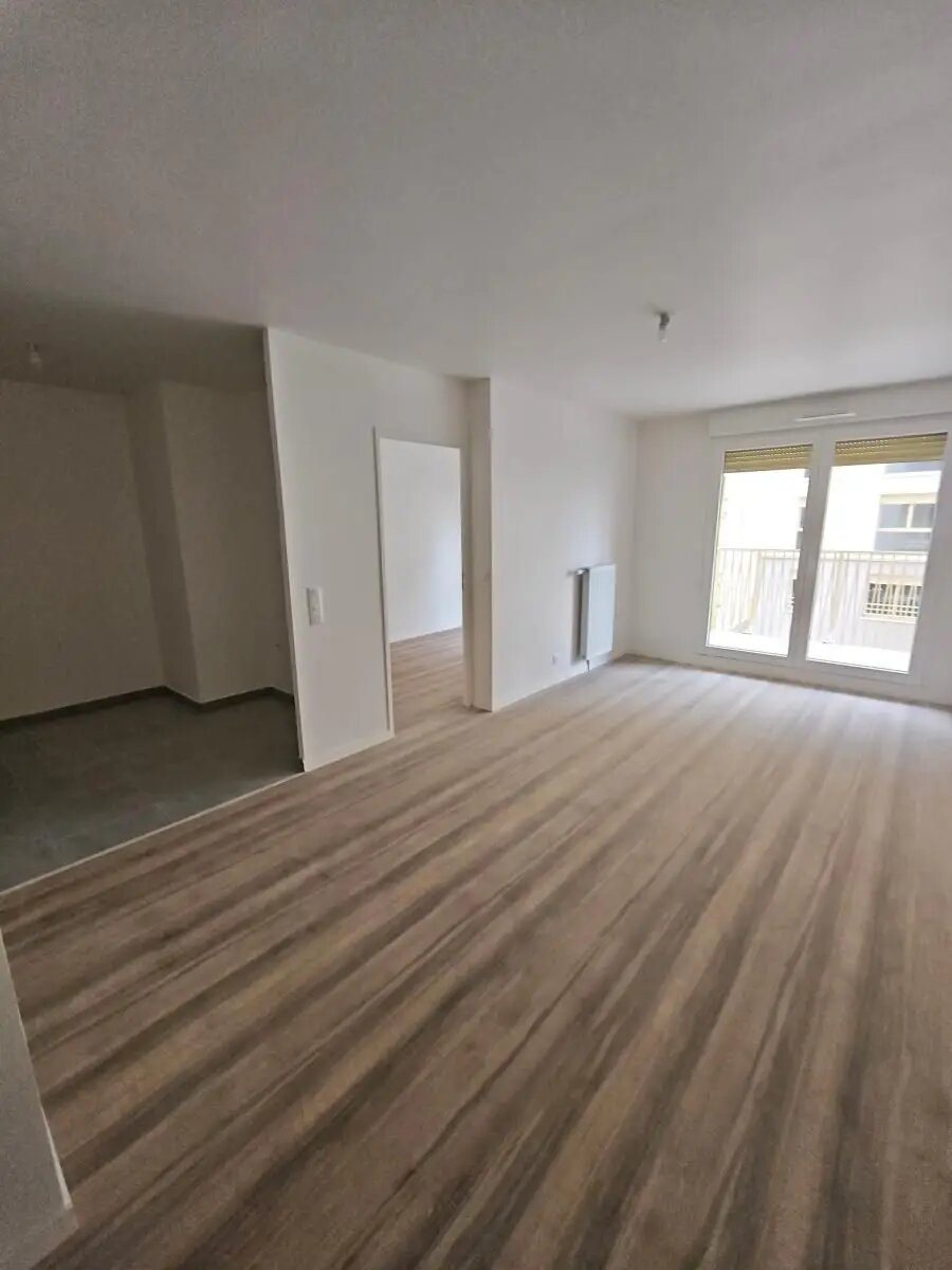 Appartement à louer, 65m², Courbevoie