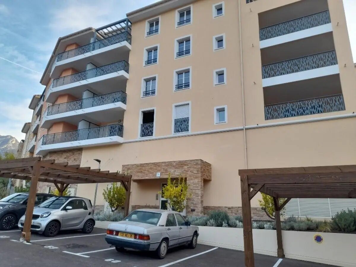 Appartement à louer, 64m², Menton