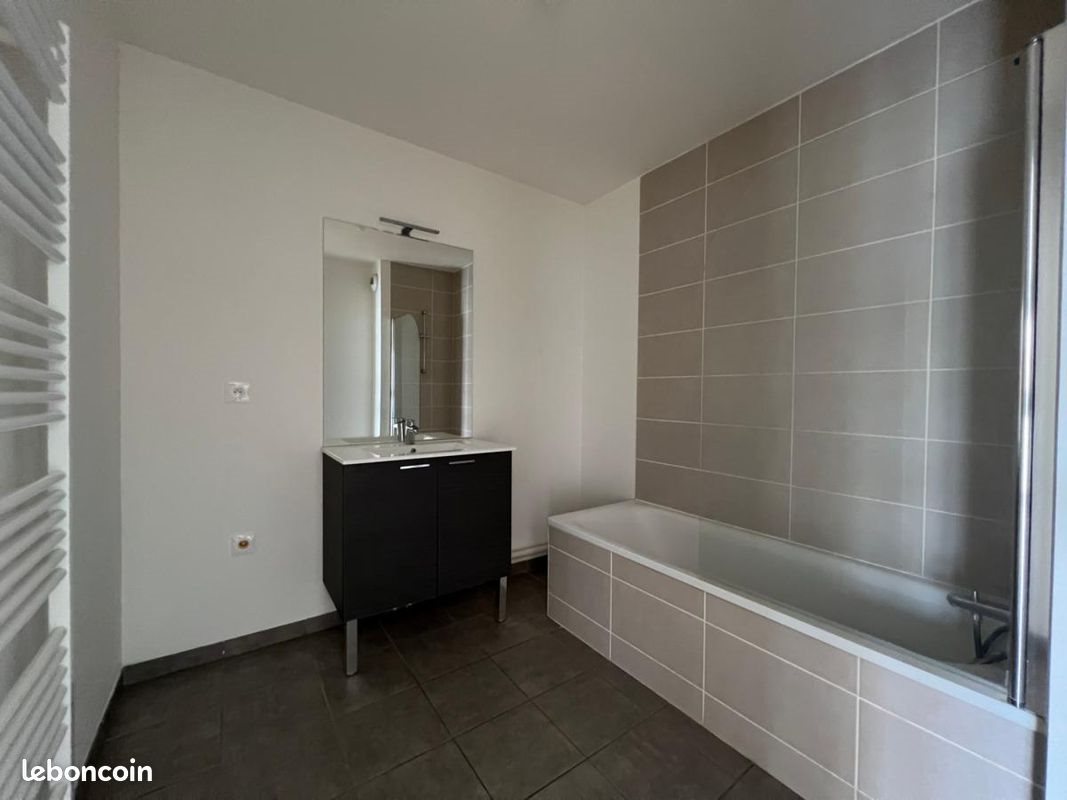 Appartement à louer, 58m², Comines