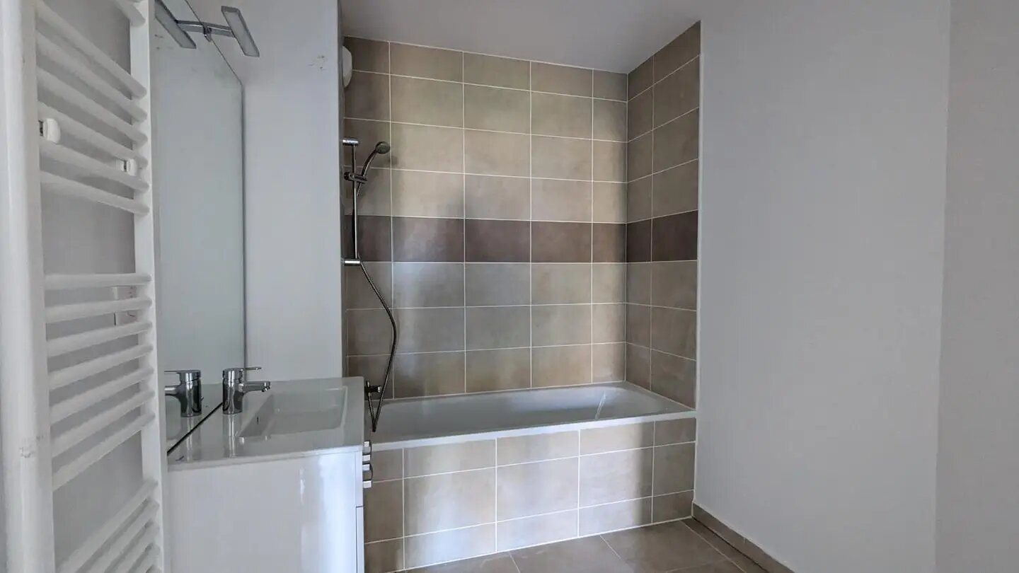Appartement à louer, 60m², Le Luc