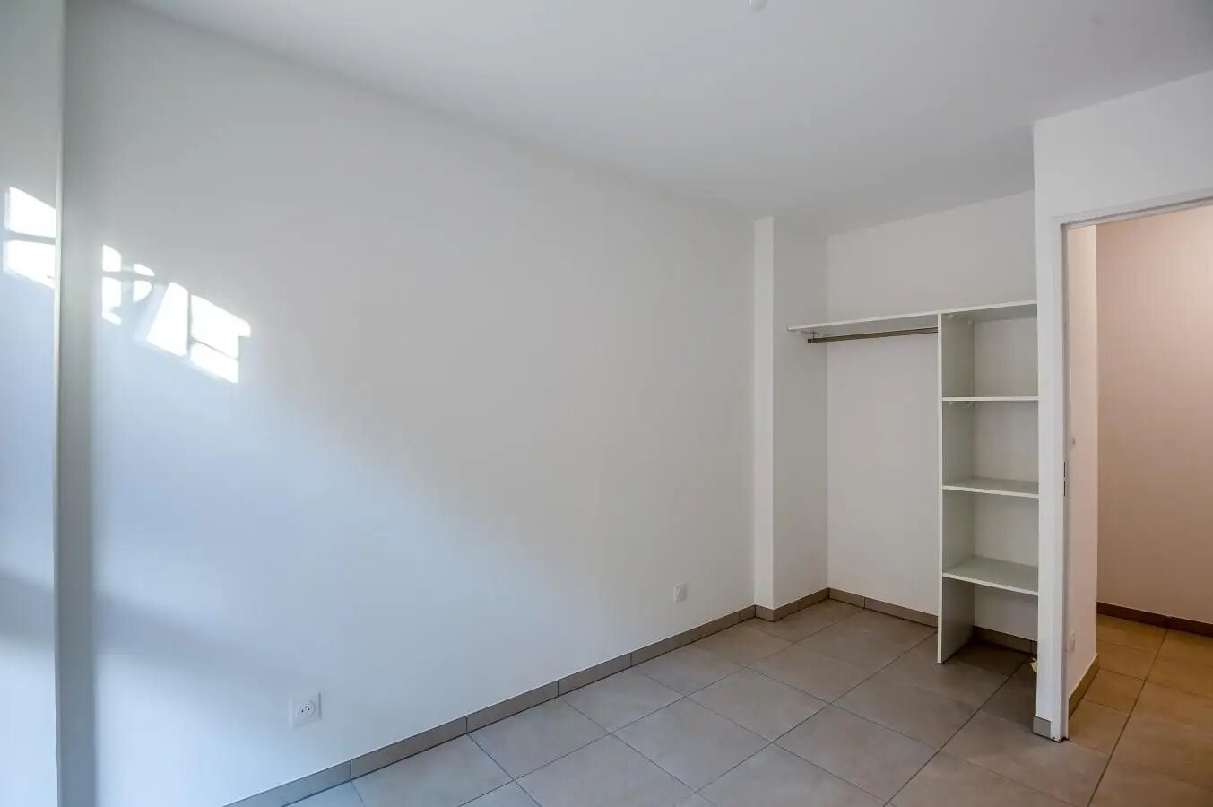 Appartement à louer, 47m², Lambesc