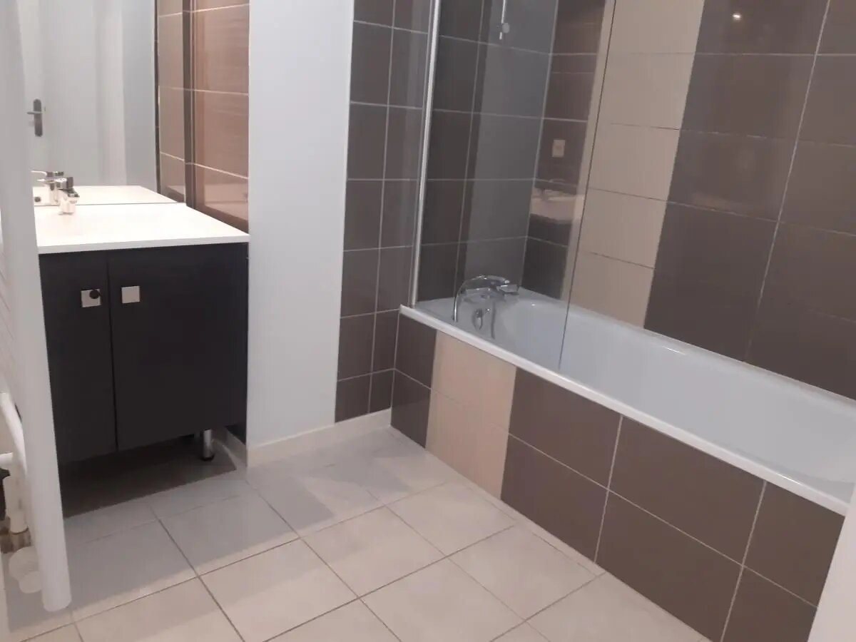 Appartement à louer, 82m², Talence