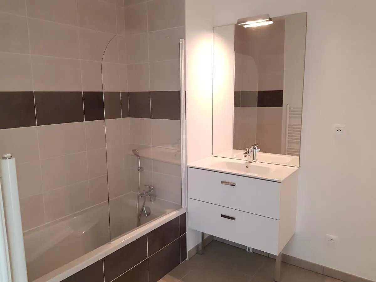 Appartement à louer, 86m², Sathonay-Camp