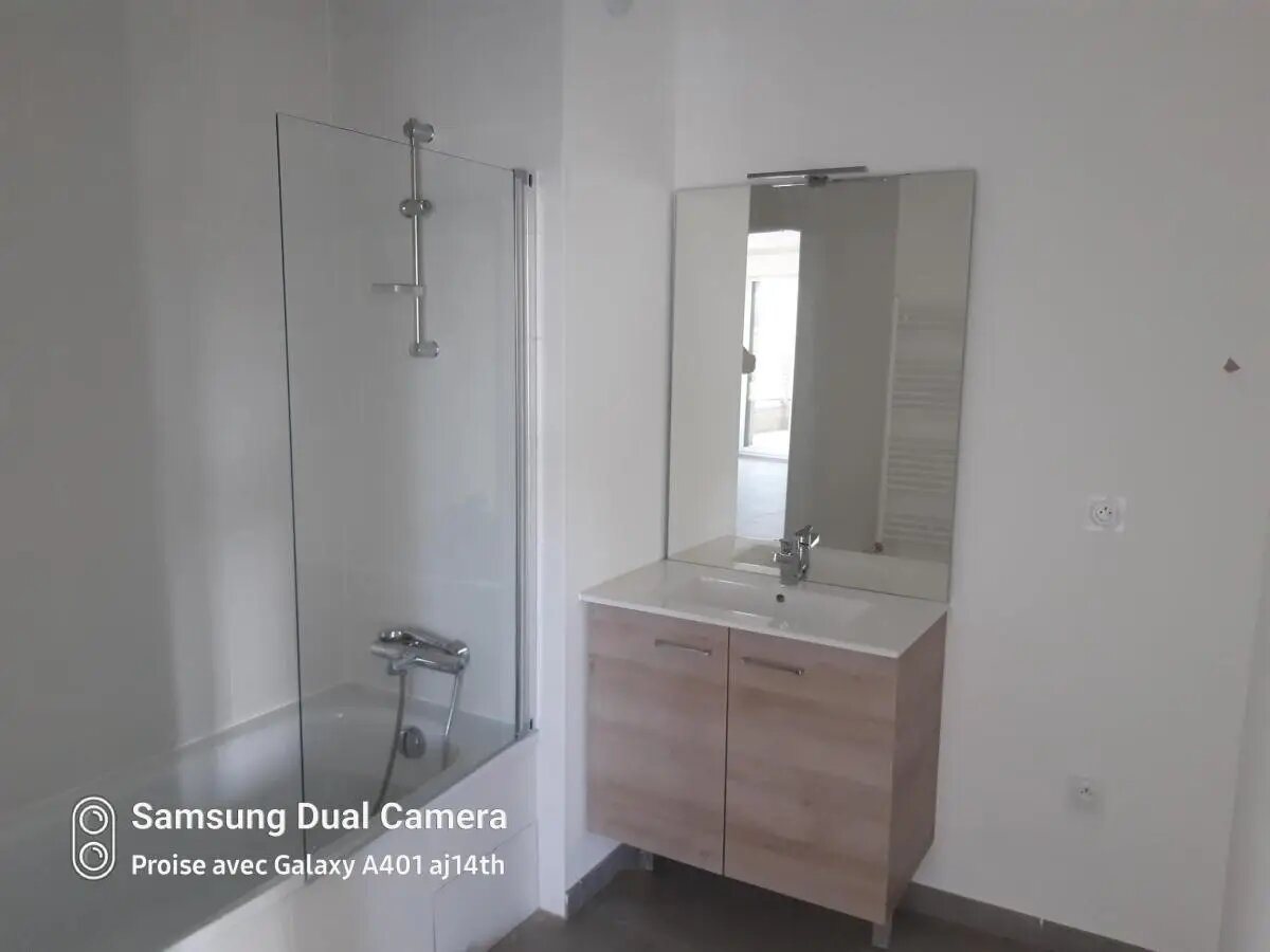Appartement à louer, 84m², Bron