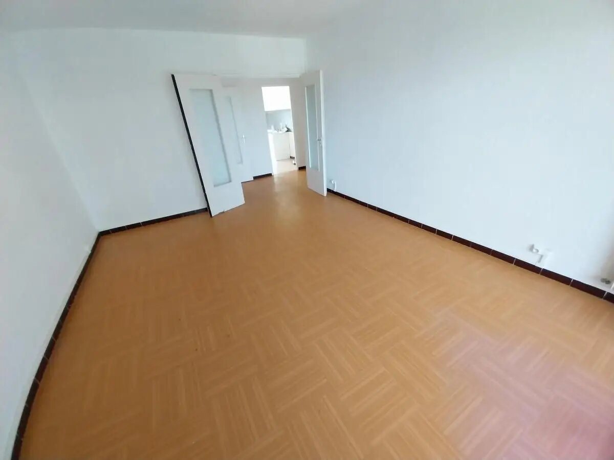 Appartement à louer, 73m², Cogolin