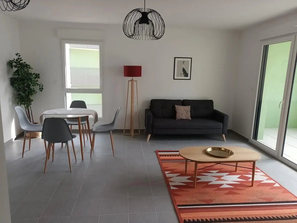Appartement à louer, 66m², Gex
