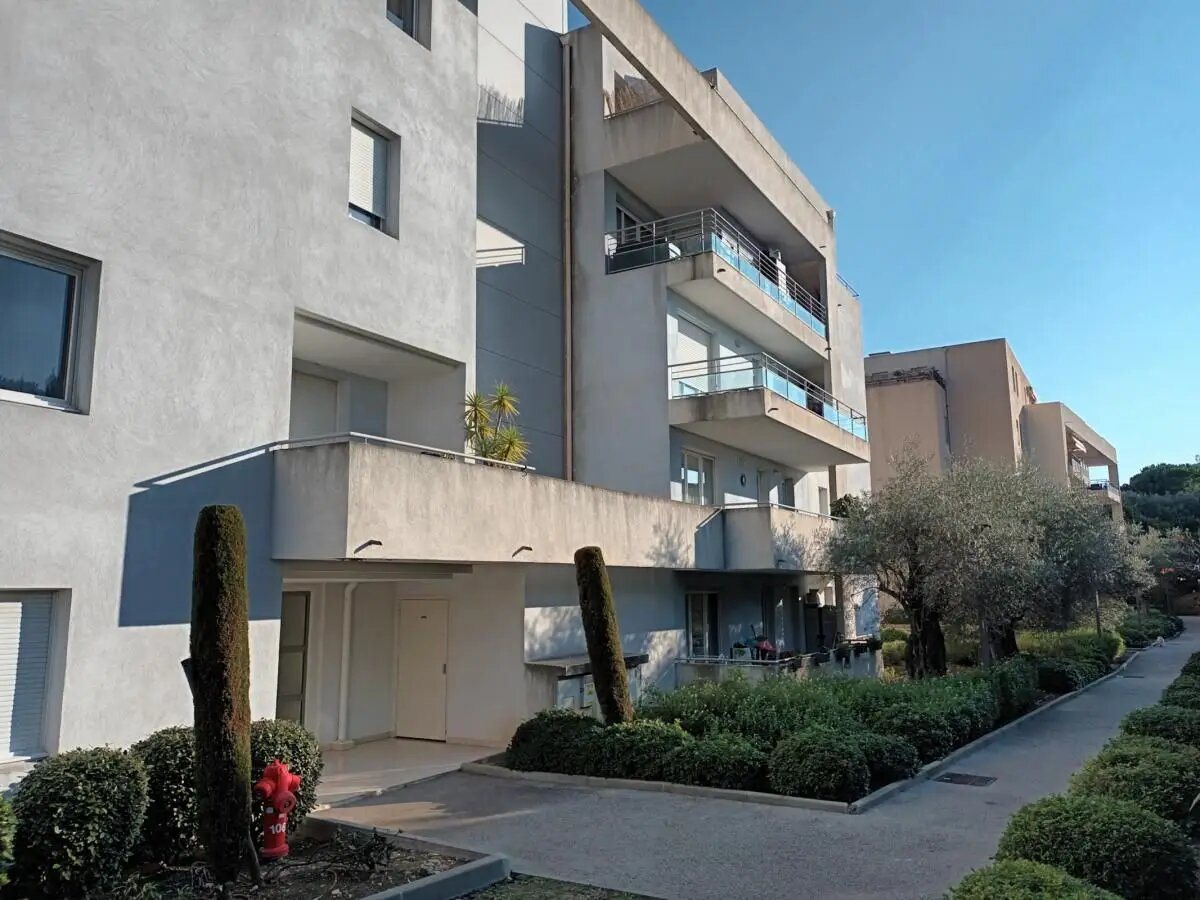 Appartement à louer, 76m², Antibes