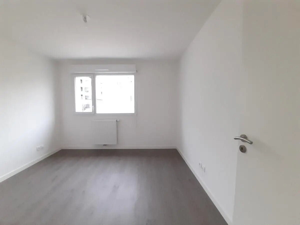 Appartement à louer, 63m², Sathonay-Camp