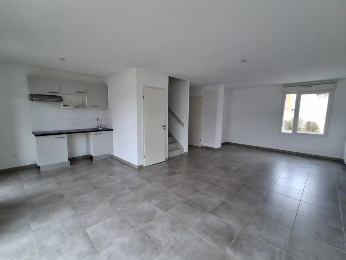 Maison à louer, 82m², Roques