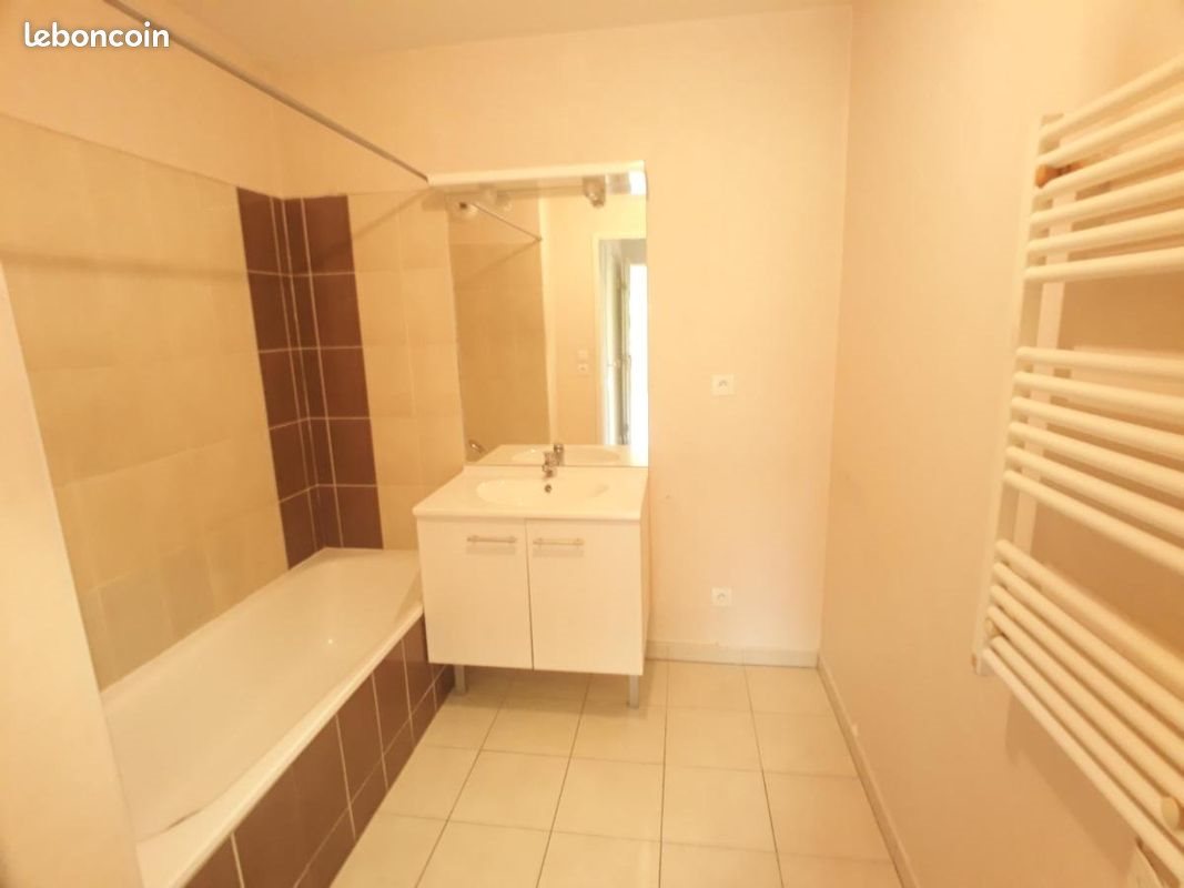 Appartement à louer, 68m², Miribel