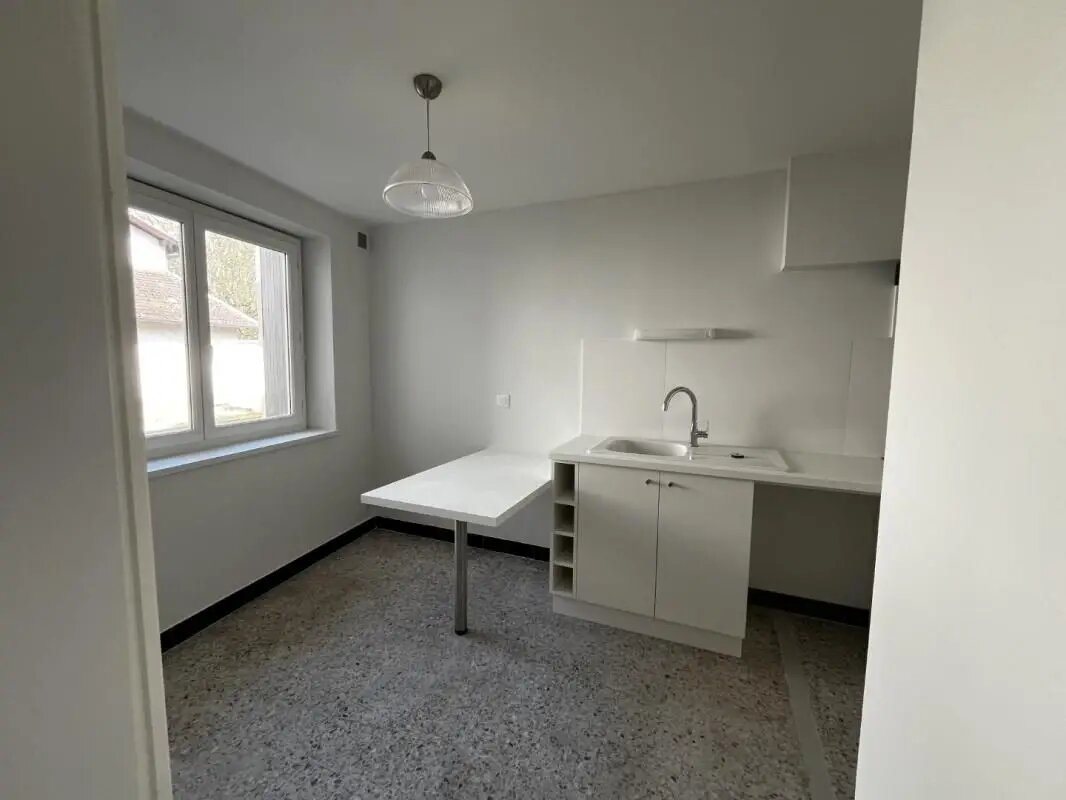 Appartement à louer, 87m², Villieu-Loyes-Mollon