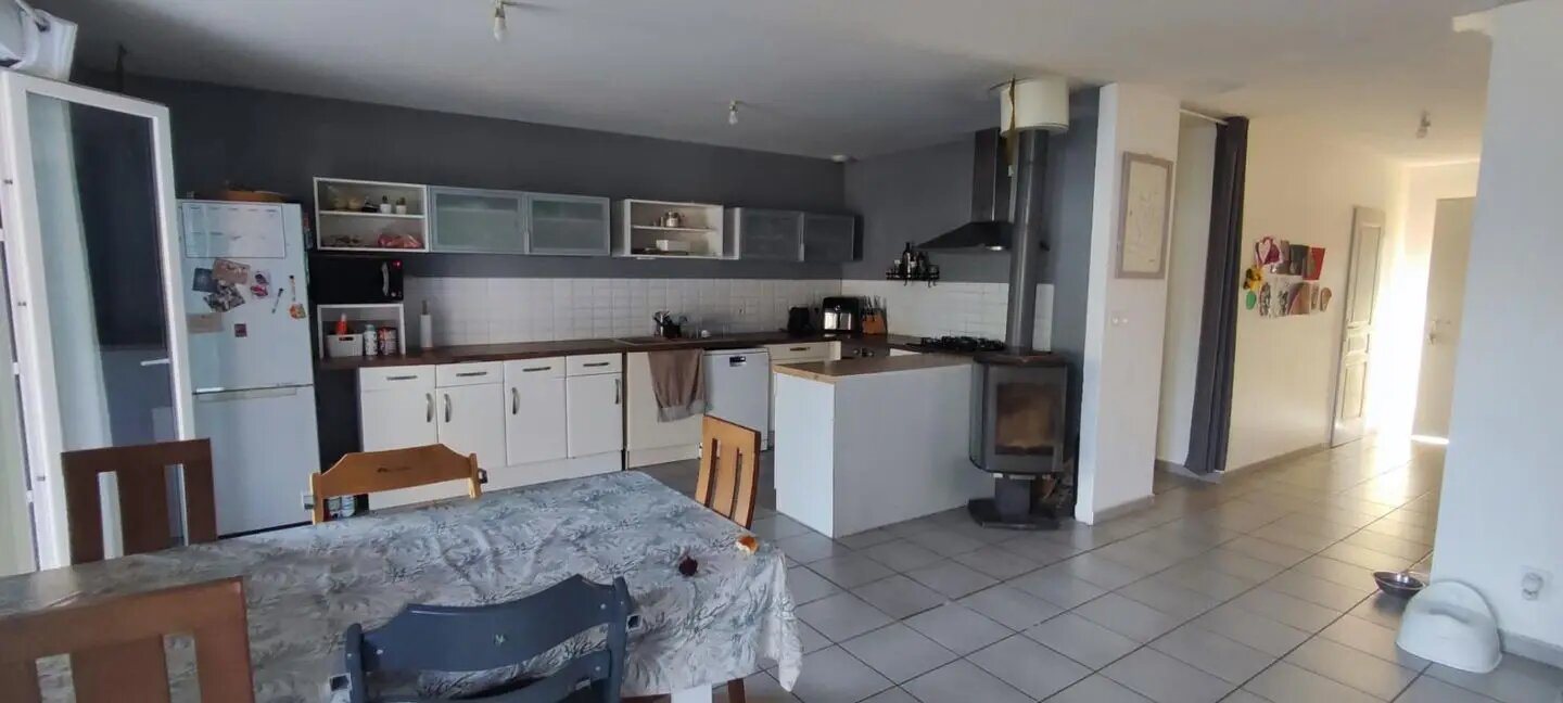 Maison à louer, 90m², Neuville-les-Dames