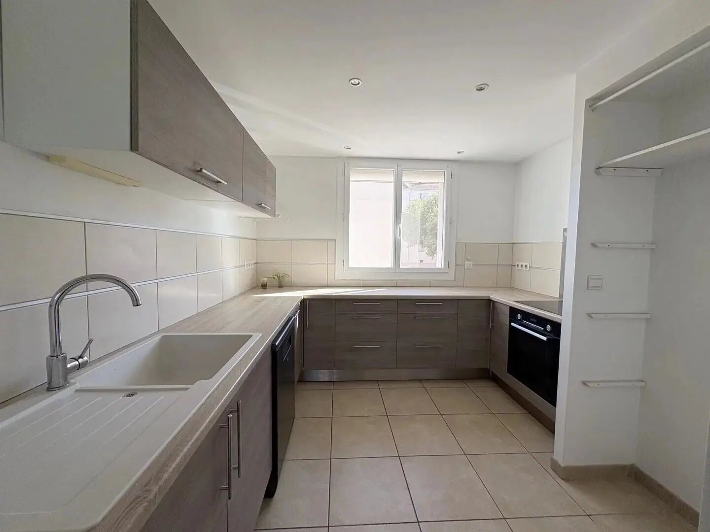 Appartement à vendre, 67m², Arles