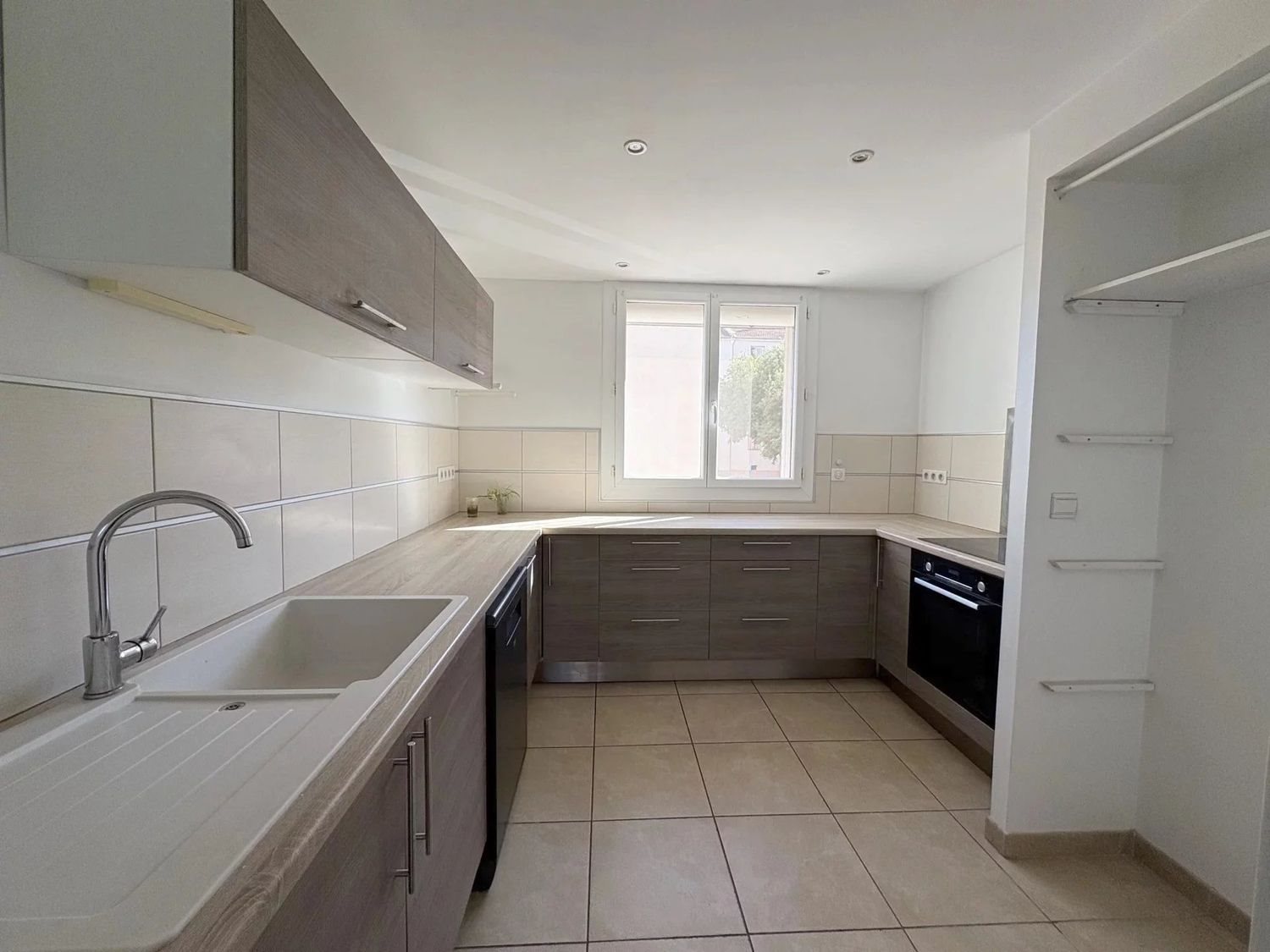 Appartement à vendre, 67m², Arles