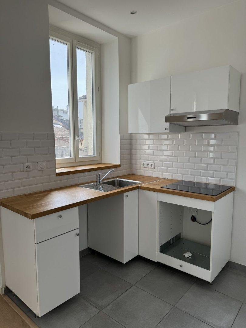 Appartement à louer, 27m², Marseille 4ème