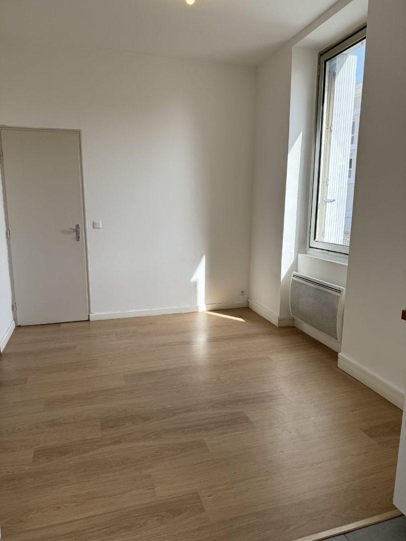 Appartement à louer, 27m², Marseille 4ème