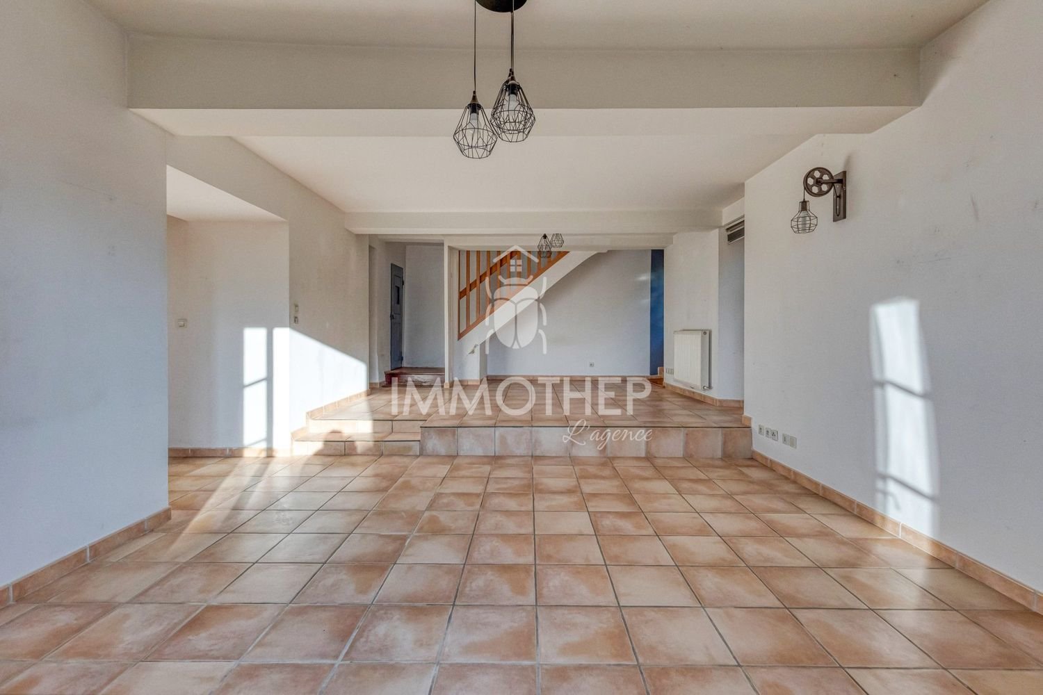 Appartement à vendre, 180m², Saint-Nazaire-les-Eymes